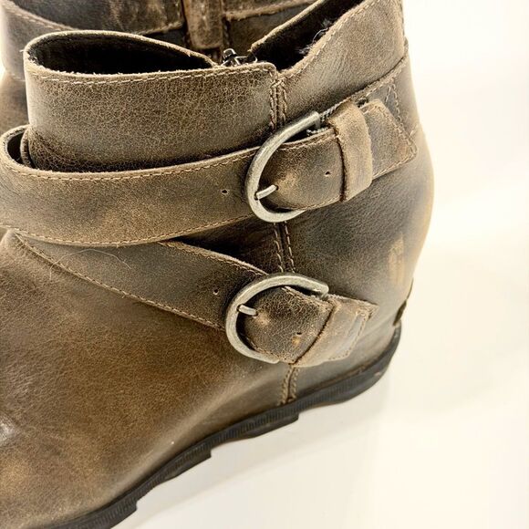 Sorel Joan of Arc Wedge ll Buckled Leather Boot 9.5 - Picture 3 of 10